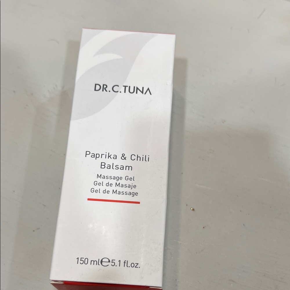 Farmasi Dr. C. Tuna Paprika & Chili Balsam - White and Red
